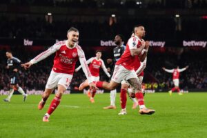 Arsenal brille face à Villa, Manchester United tenu en échec par les Wolves – Résumé Premier League J19