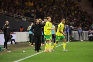 Luis Castro maintenu sur le banc du FC Nantes jusqu'à la trêve – L'Équipe