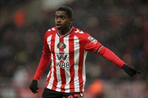 Chelsea et Manchester United en lutte pour ce joueur de Sunderland