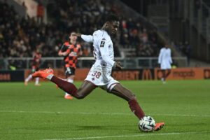 Mercato : le Club Bruges maintient son intérêt pour Sadibou Sané de Metz
