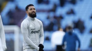 Chelsea ralentit son intérêt pour Douglas Luiz selon Foot Mercato