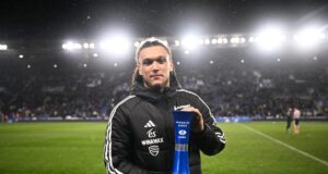 Diego Moreira interpelle les supporters de l&rsquo;OL et reçoit un rappel à l&rsquo;ordre.