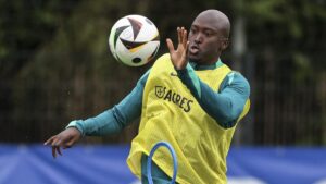 Al-Ittihad intensifie ses efforts pour sécuriser Danilo et Steven Bergwijn