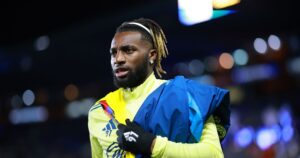 Saint-Maximin signe avec Lens pour un engagement de six mois