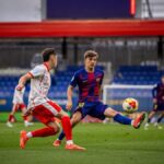 Un Barça Atlètic en difficulté s&rsquo;incline lors du derby malgré un retour courageux