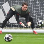 Kompany révèle : Jonas Urbig pourrait débuter dans les buts du Bayern face à Bergame