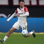 Arsenal envisage de recruter Nnamdi Collins, jeune star allemande à 26 millions de livres, pour remplacer Ben White