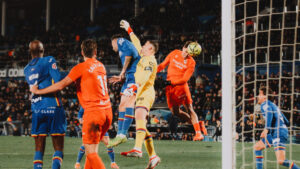 Aramburu, le latéral droit de la Real Sociedad, presque sans repos ni recambio en pleine saison