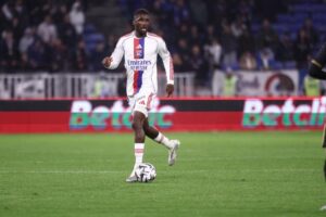 Clinton Mata : 500 matches et un défi au Parc des Princes avec l’OL