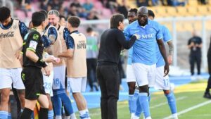 Naples critique Lukaku après son retour en Belgique pour se soigner
