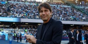 Napoli : l’avenir de Conte divise la ville et fragilise la direction
